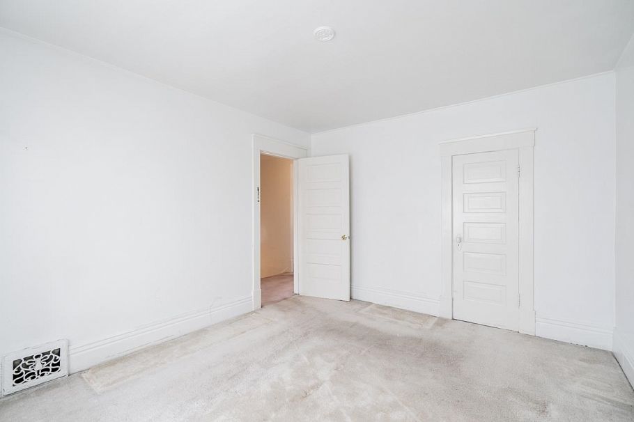 2604 E 19th Avenue Vancouver, BC - 17