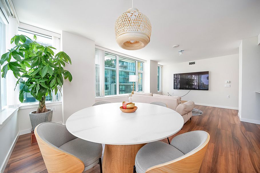 809 8699 Hazelbridge Way Richmond, BC - 12