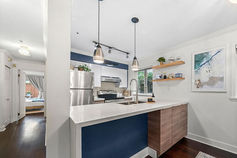 101 2215 Mcgill Street Vancouver, BC - 5