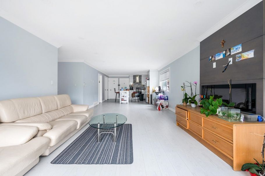 2236 E 34th Avenue Vancouver, BC - 11