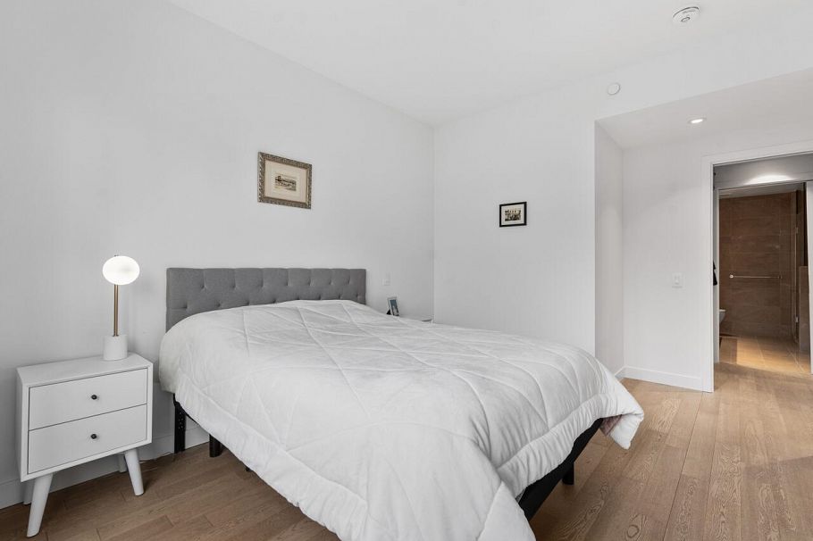 302 3220 Connaught Crescent North Vancouver, BC - 11