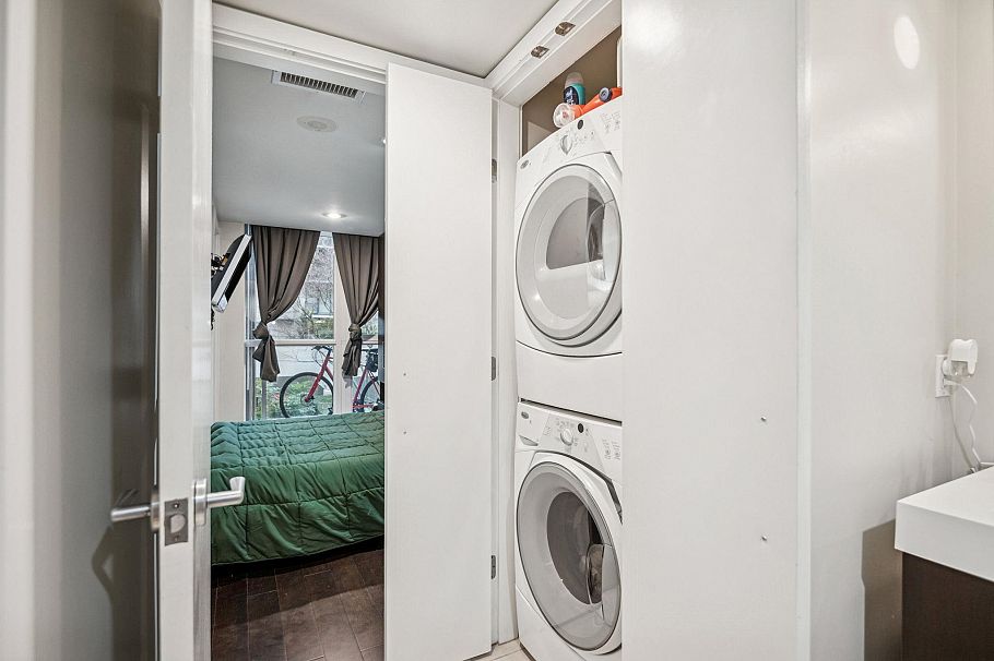 301 1055 Richards Street Vancouver, BC - 13