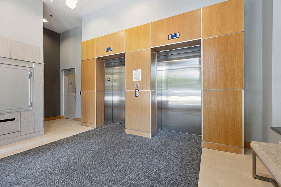 403 1330 Marine Drive North Vancouver, BC - 4