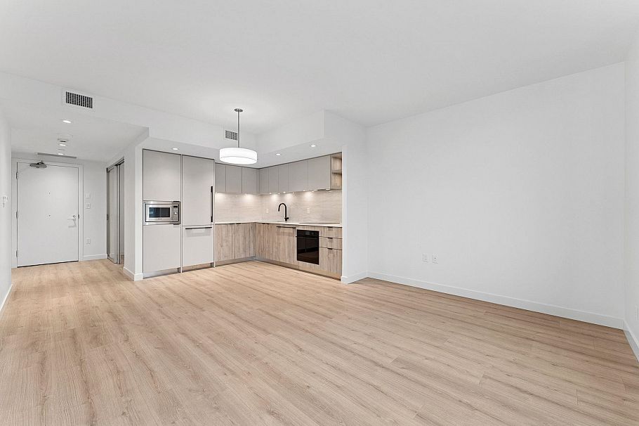 317 755 Harbourside Drive North Vancouver, BC - 9