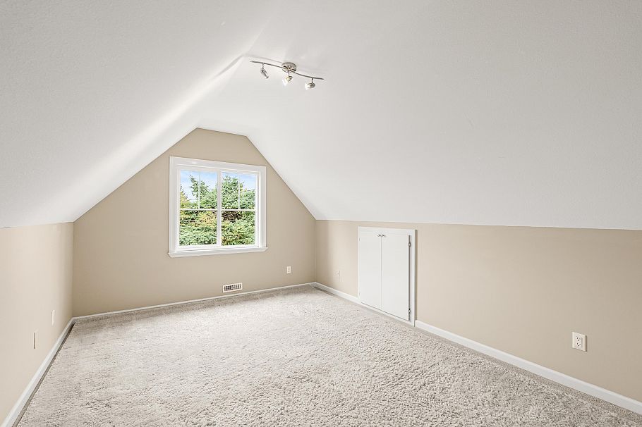 2958 Mahon Avenue North Vancouver, BC - 23