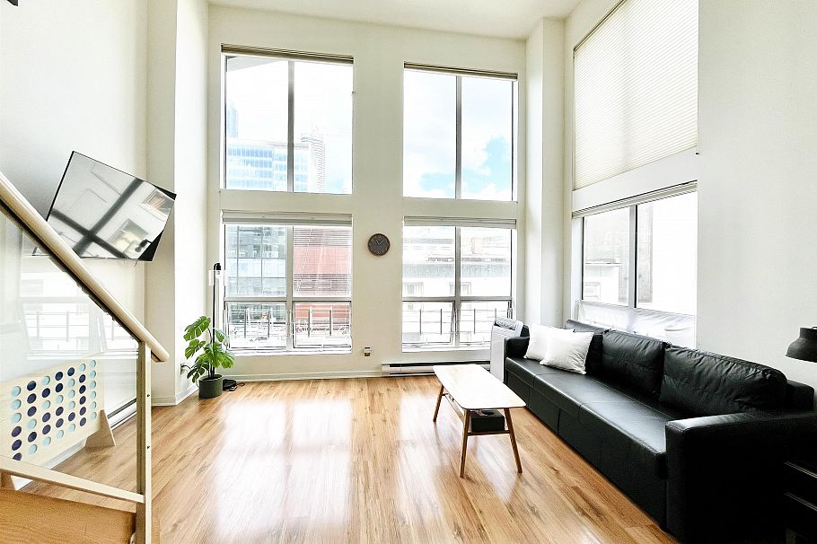 403 933 Seymour Street Vancouver, BC - 2