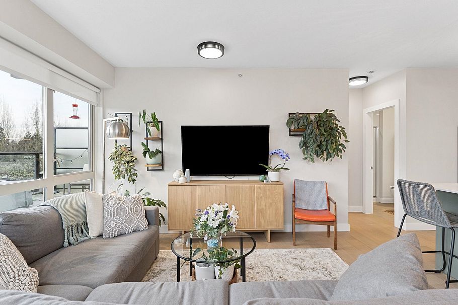 403 1330 Marine Drive North Vancouver, BC - 5