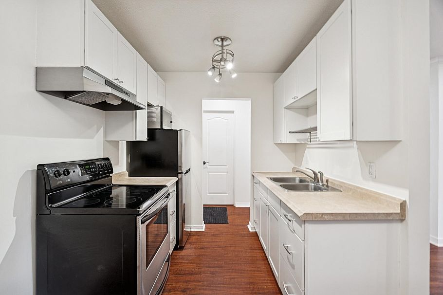 111 3787 W 4th Avenue Vancouver, BC - 11