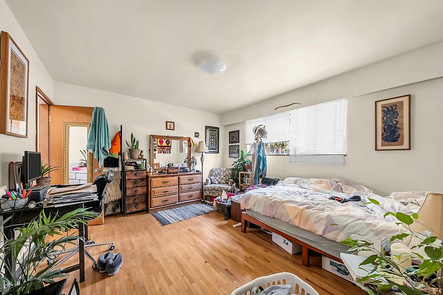 744 E 19th Avenue Vancouver, BC - 16