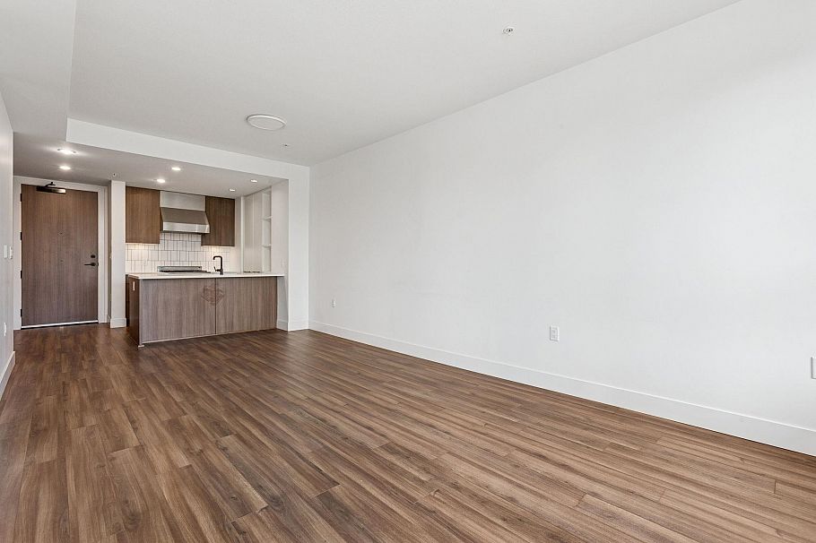 405 6933 Cambie Street Vancouver, BC - 10