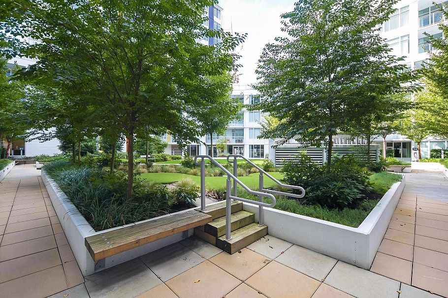 809 8699 Hazelbridge Way Richmond, BC - 25