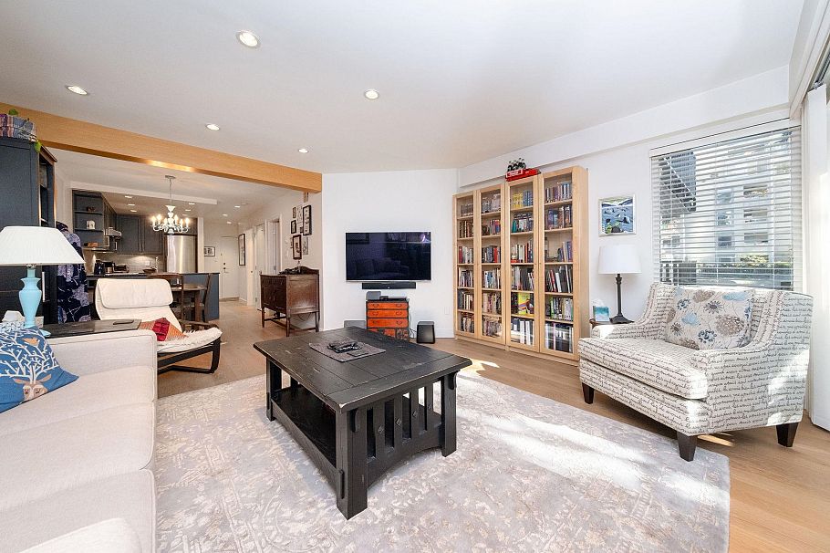 311 1274 Barclay Street Vancouver, BC - 4