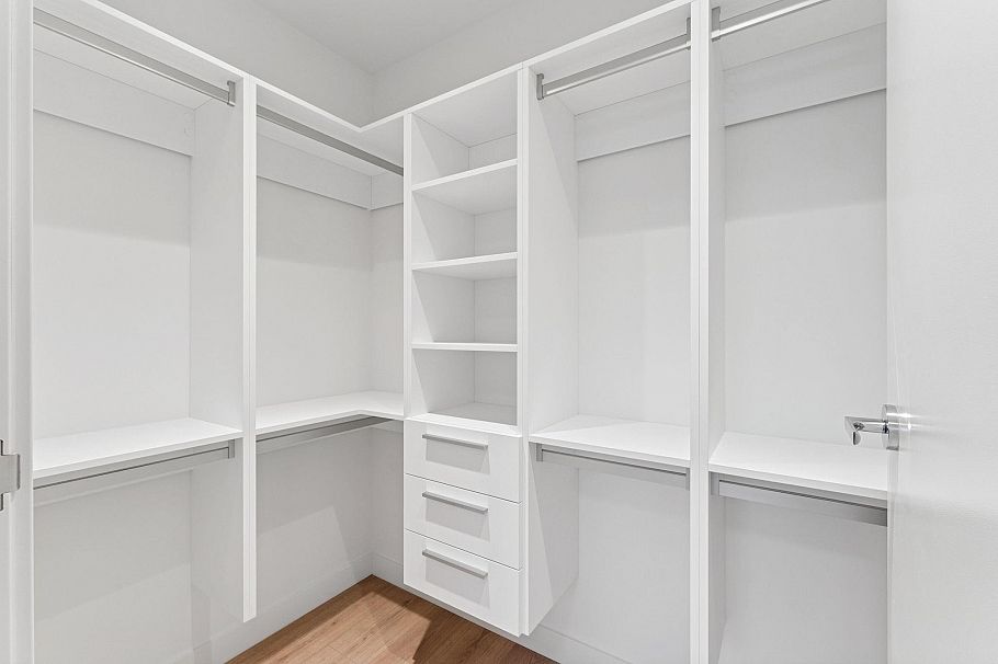 317 755 Harbourside Drive North Vancouver, BC - 16