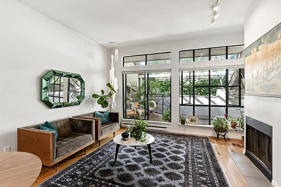 303 700 E Pender Street Vancouver, BC - 4