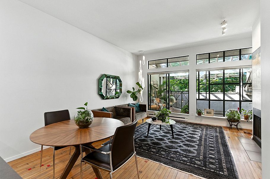 303 700 E Pender Street Vancouver, BC - 2