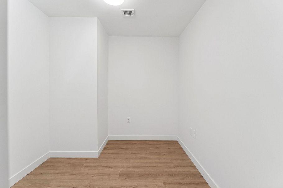 317 755 Harbourside Drive North Vancouver, BC - 17