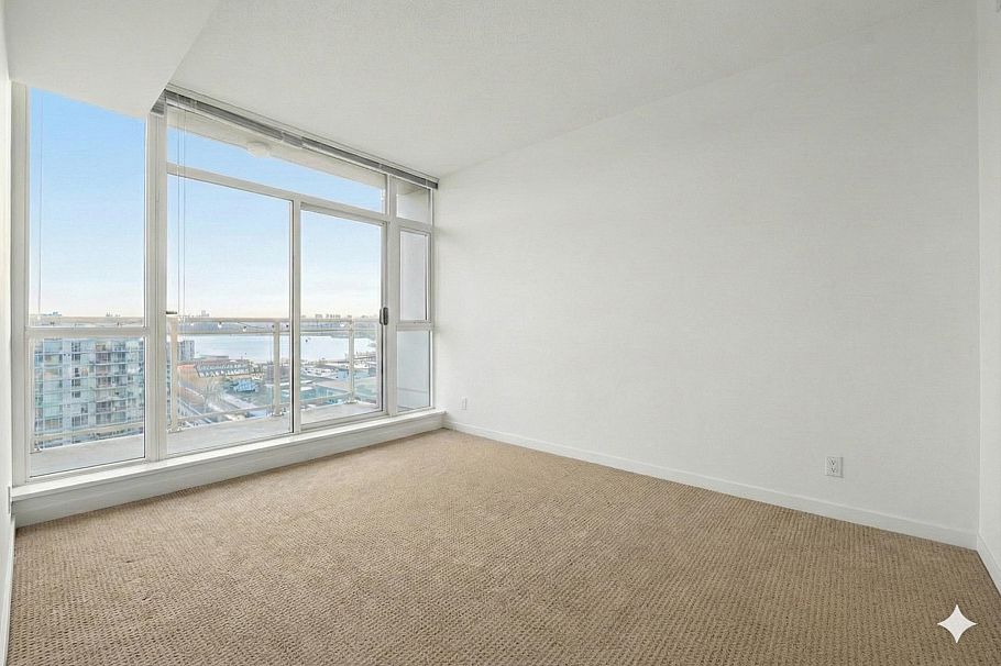 2102 188 E Esplanade Street North Vancouver, BC - 11