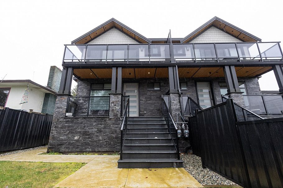 3668 YALE STREET, Vancouver BC V5K 1C8 Vancouver, BC - 1