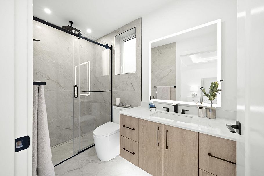 2 1967 E 13th Avenue Vancouver, BC - 18