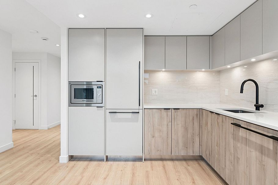 317 755 Harbourside Drive North Vancouver, BC - 12