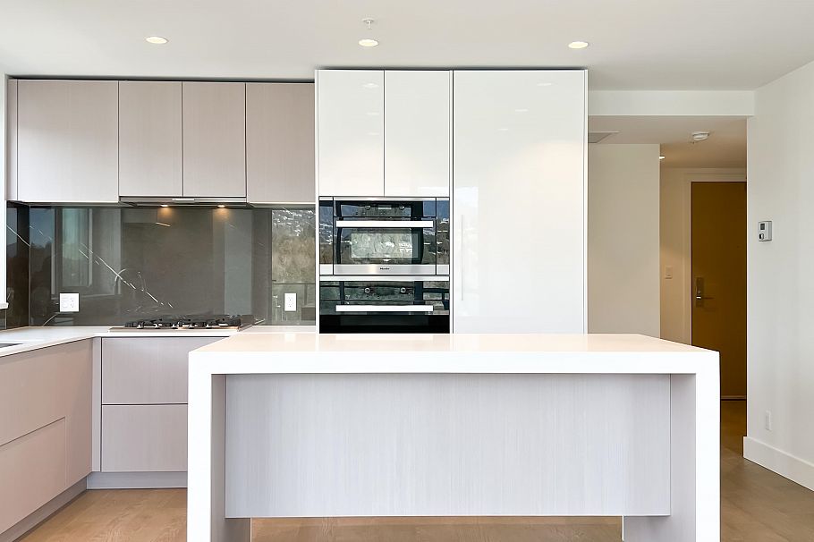 807 1675 Lions Gate Lane North Vancouver, BC - 5