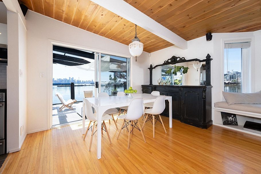 A27 415 W Esplanade Avenue North Vancouver, BC - 22