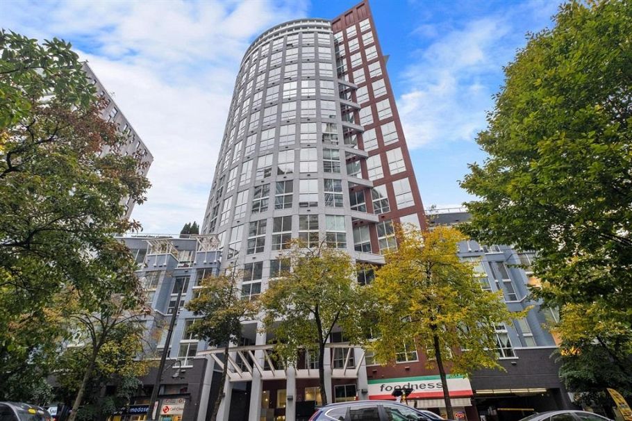 403 933 Seymour Street Vancouver, BC - 1