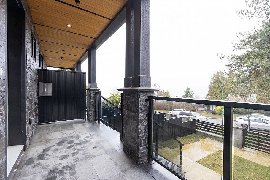 3668 YALE STREET, Vancouver BC V5K 1C8 Vancouver, BC - 2