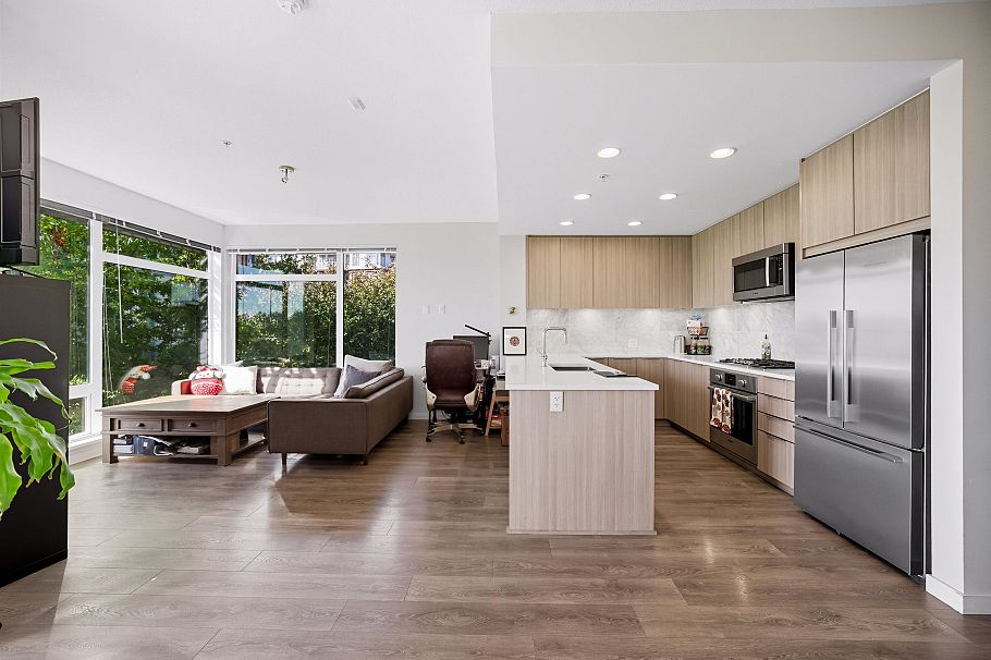 207 3289 Riverwalk Avenue Vancouver, BC - 2