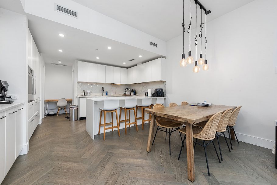 528 W 30th Avenue Vancouver, BC - 6