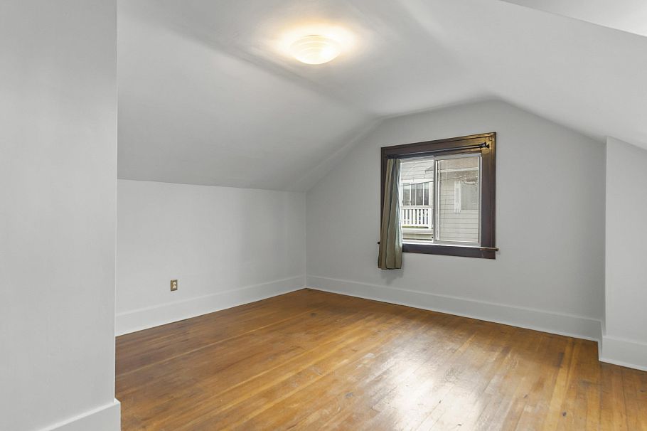 3056 W 6th Avenue Vancouver, BC - 21