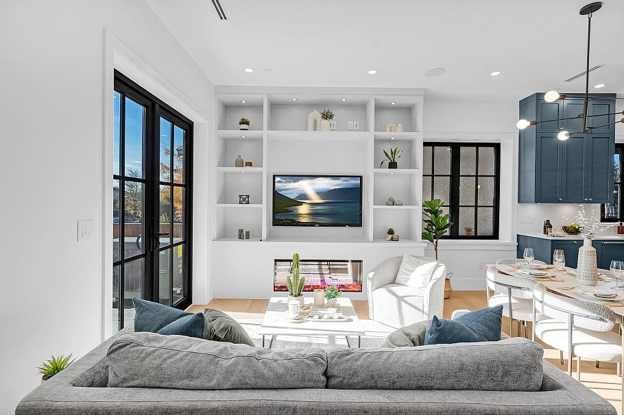 1 2565 Dundas Street Vancouver, BC - 2