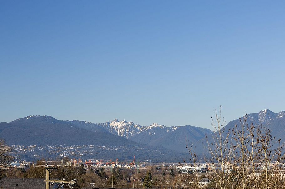 3914 Dumfries Street Vancouver, BC - 30