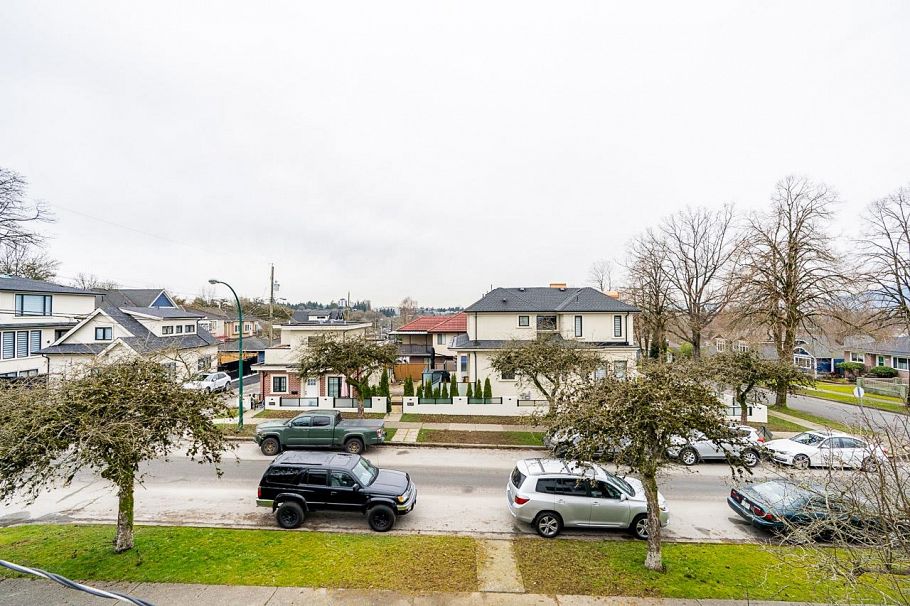 2604 E 19th Avenue Vancouver, BC - 23