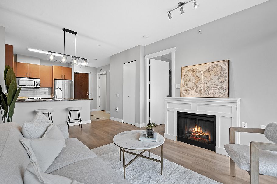 902 4250 Dawson Street Burnaby, BC - 3