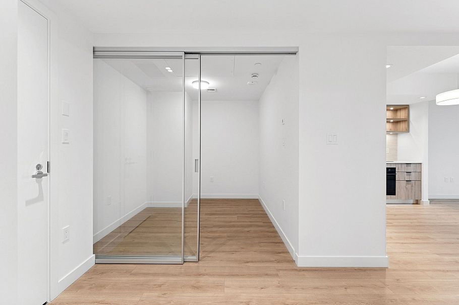 317 755 Harbourside Drive North Vancouver, BC - 18