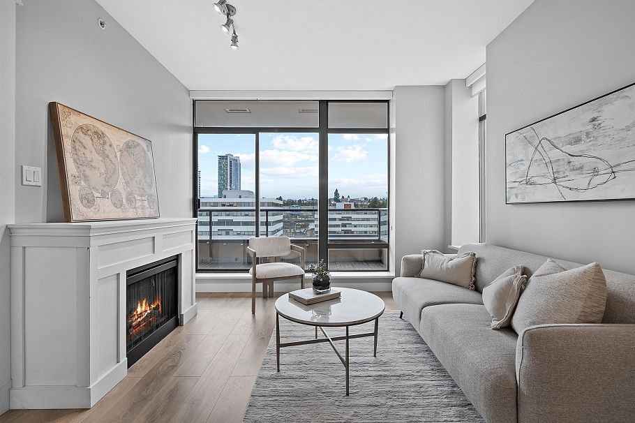 902 4250 Dawson Street Burnaby, BC - 1