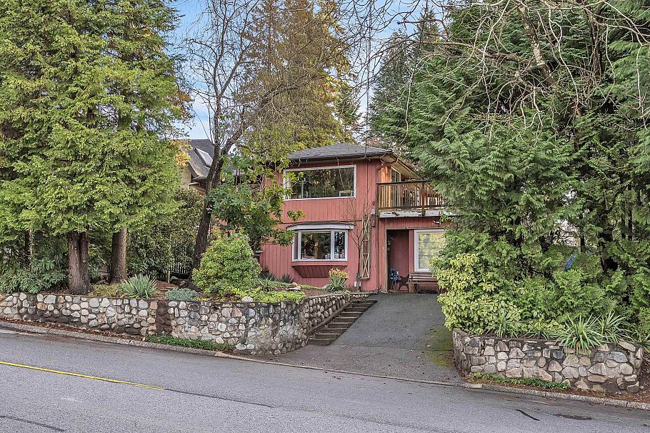 3710 Hoskins Road North Vancouver, BC - 1