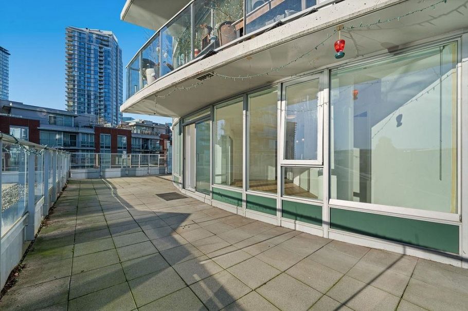 602 58 Keefer Place Vancouver, BC - 2