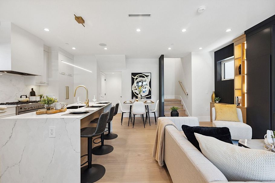 #1 2244 E 11th Avenue Vancouver, BC - 9