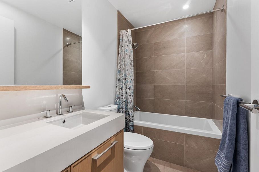 302 3220 Connaught Crescent North Vancouver, BC - 14