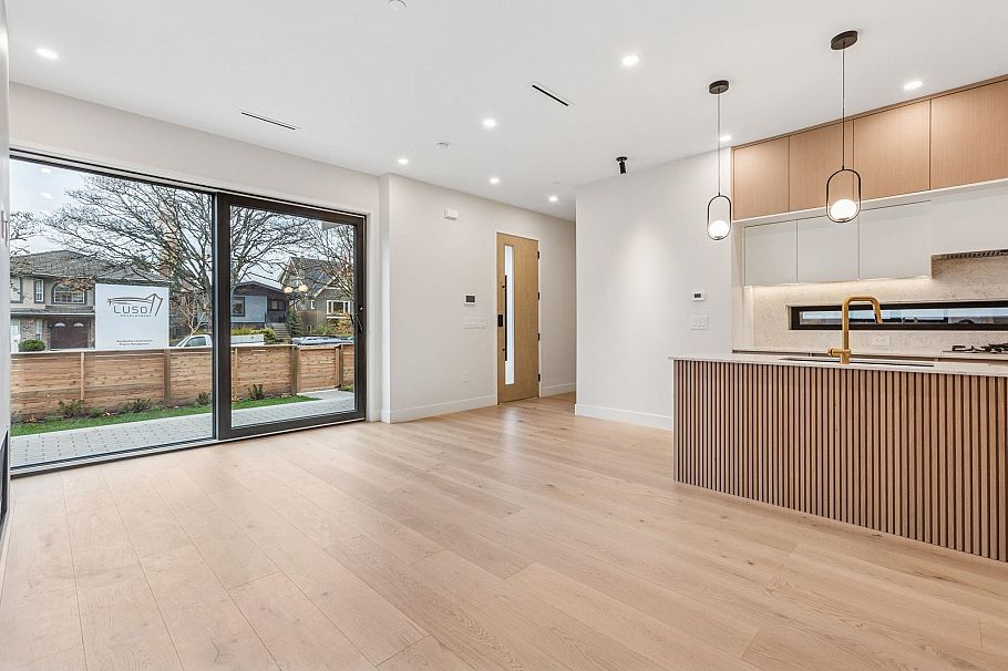 1 448 W 20th Avenue Vancouver, BC - 9