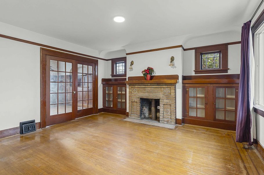 3056 W 6th Avenue Vancouver, BC - 5