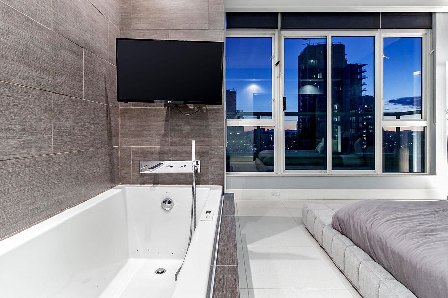 2801 1188 Howe Street Vancouver, BC - 28