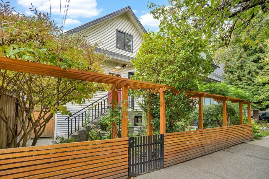 614 E 14th Avenue Vancouver, BC - 2