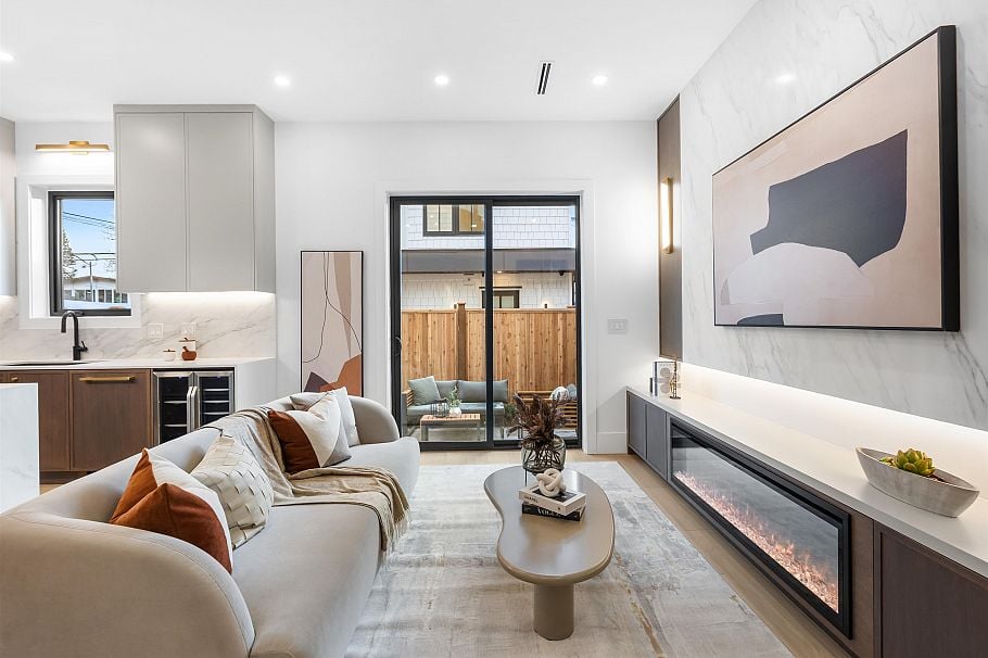 2 546 E 46th Avenue Vancouver, BC - 5