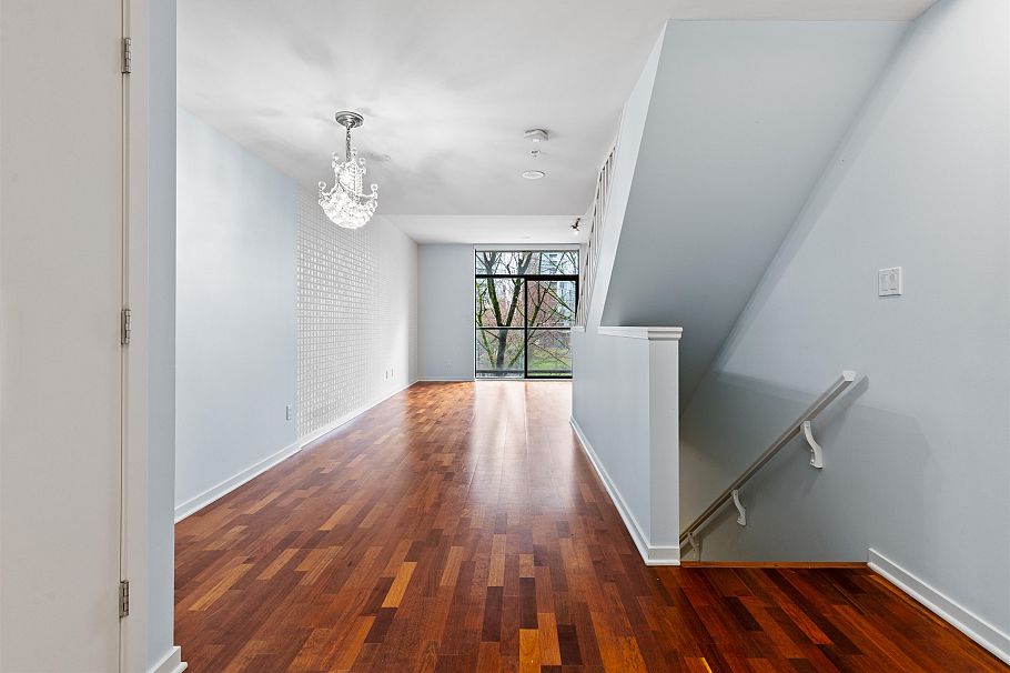 975 Beatty Street Vancouver, BC - 9