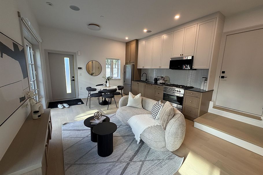 2544 Grant Street Vancouver, BC - 2