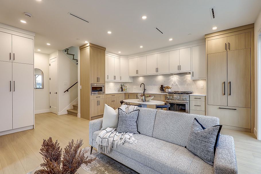 2 3695 E 26 Avenue Vancouver, BC - 8