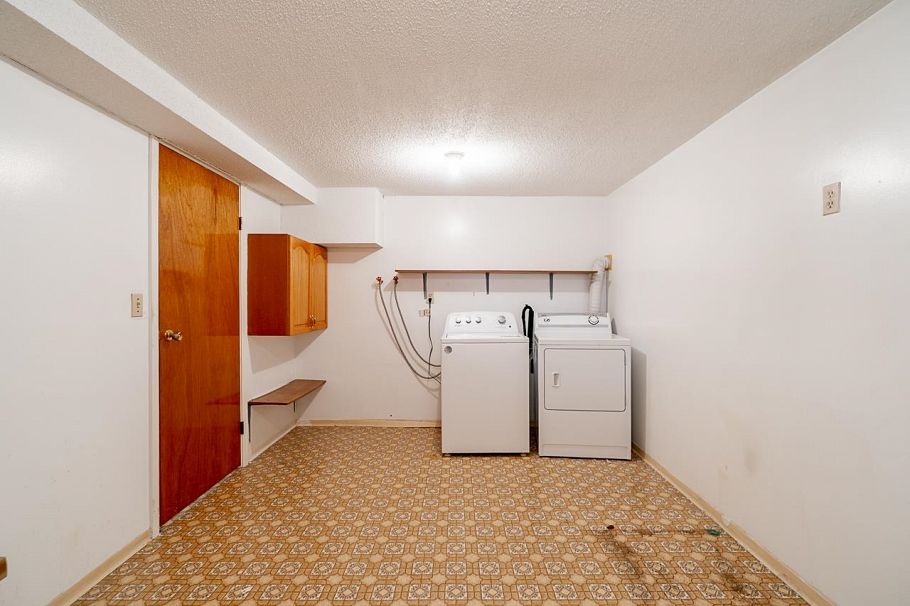 2604 E 19th Avenue Vancouver, BC - 25